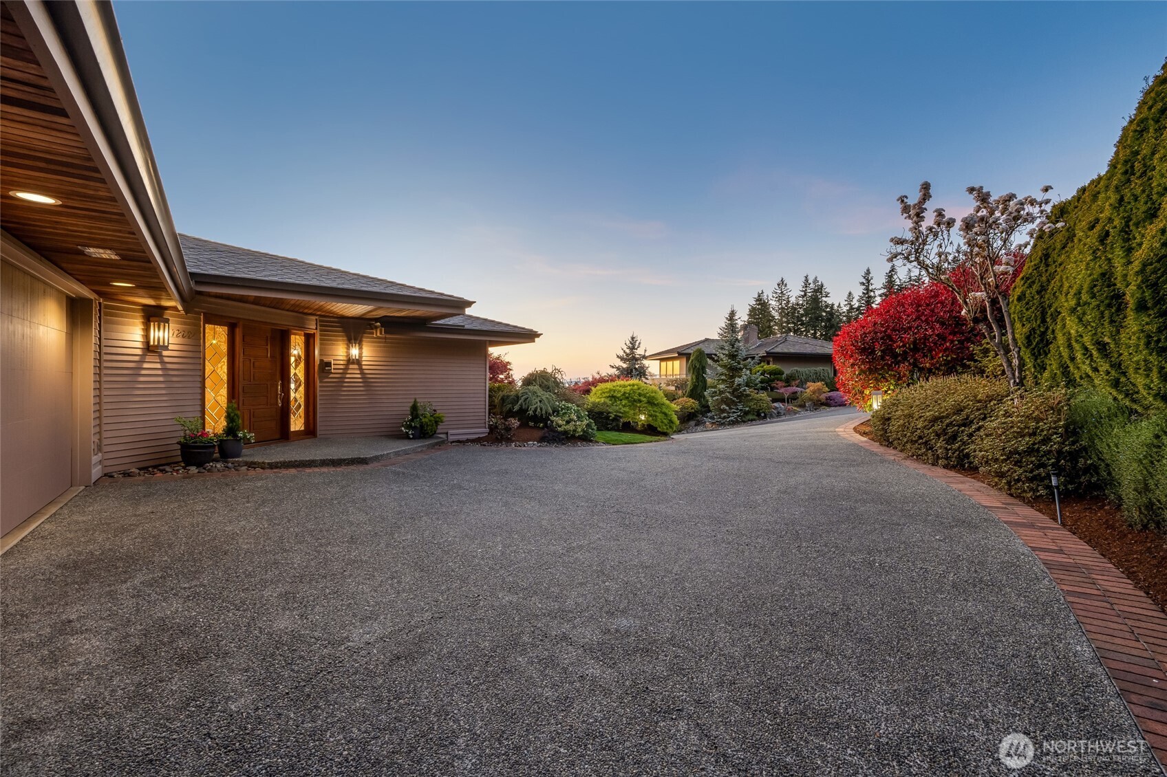 1200 Viewland Way