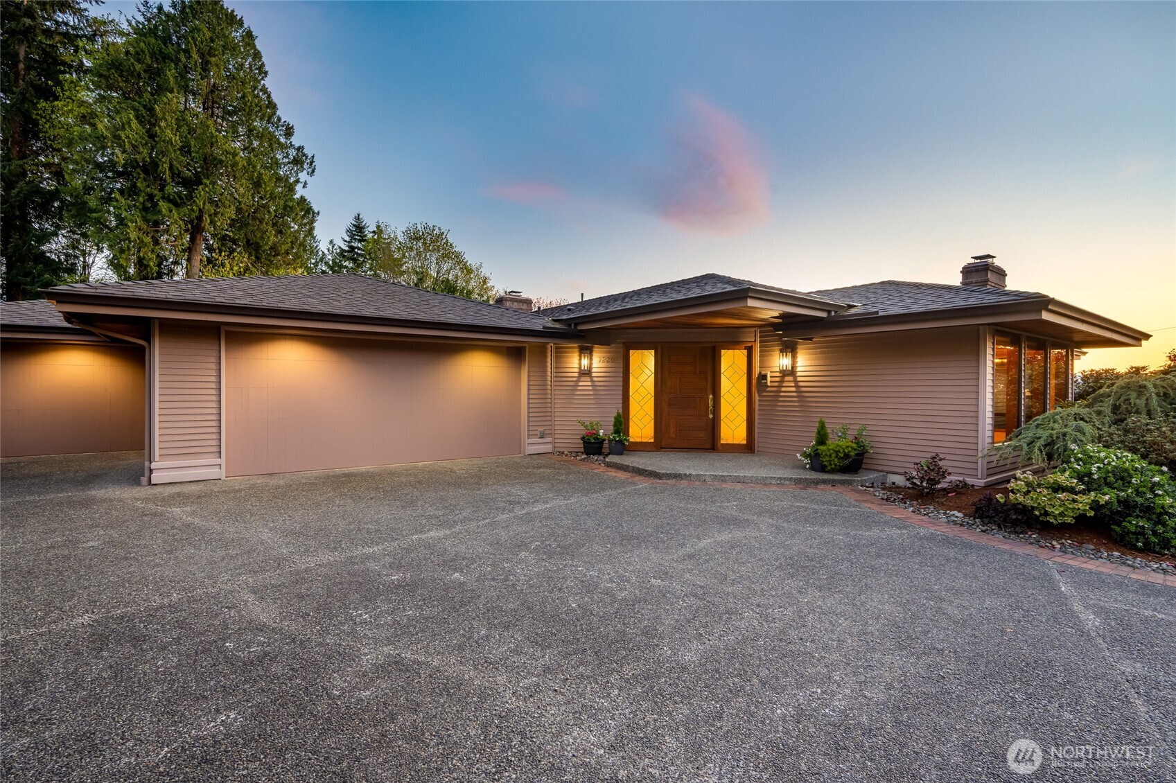 1200 Viewland Way