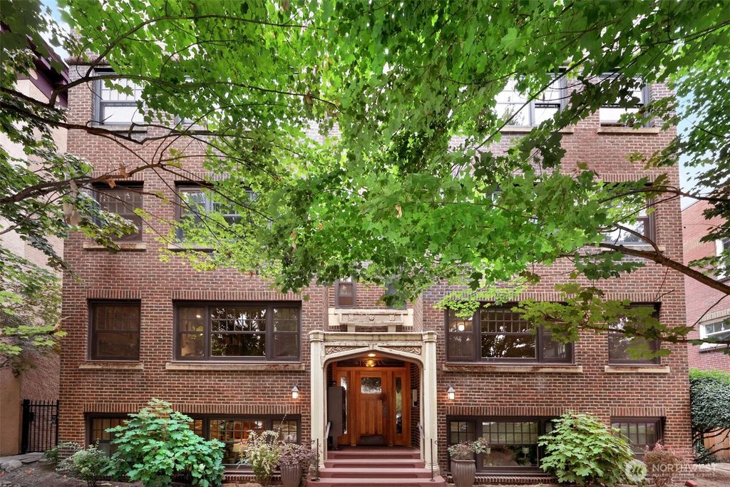 Photo of 525 16th Avenue E #102, Seattle, WA 98112 (MLS # 2494273)