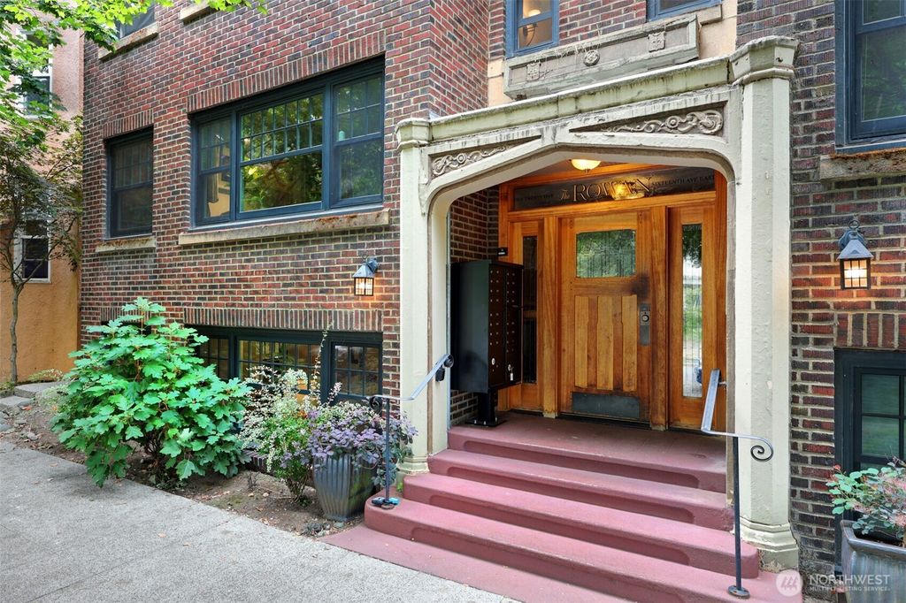 Photo of 525 16th Avenue E #102, Seattle, WA 98112 (MLS # 2494273)