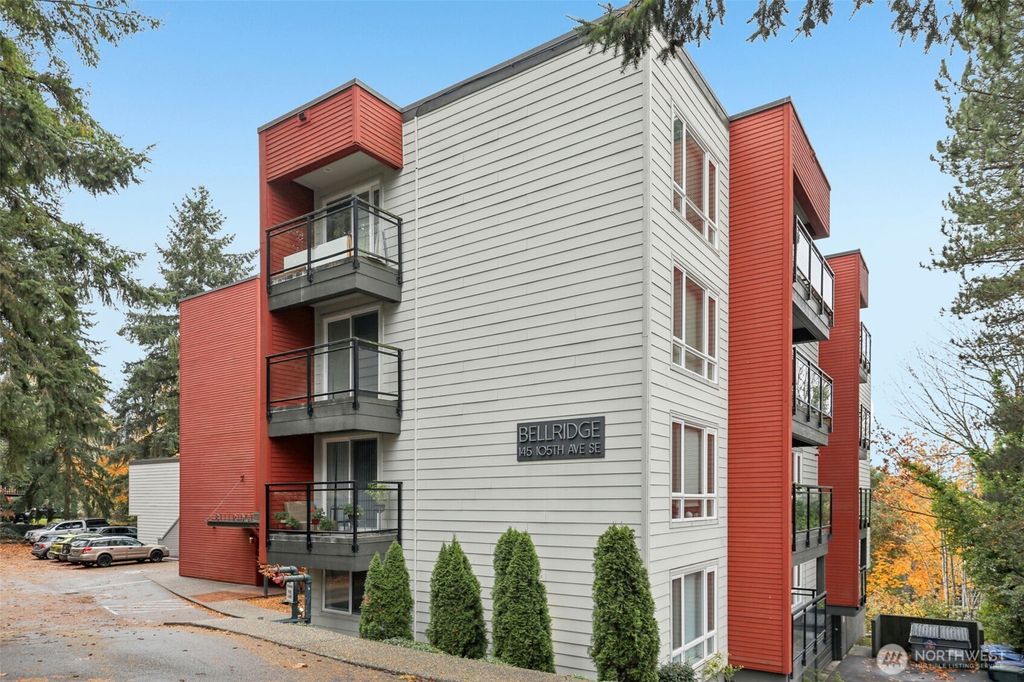 Photo of 145 105th Avenue SE #43, Bellevue, WA 98004 (MLS # 2453918)
