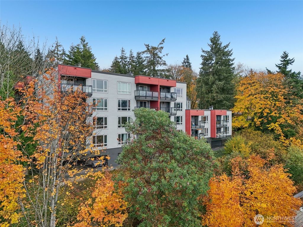Photo of 145 105th Avenue SE #43, Bellevue, WA 98004 (MLS # 2453918)