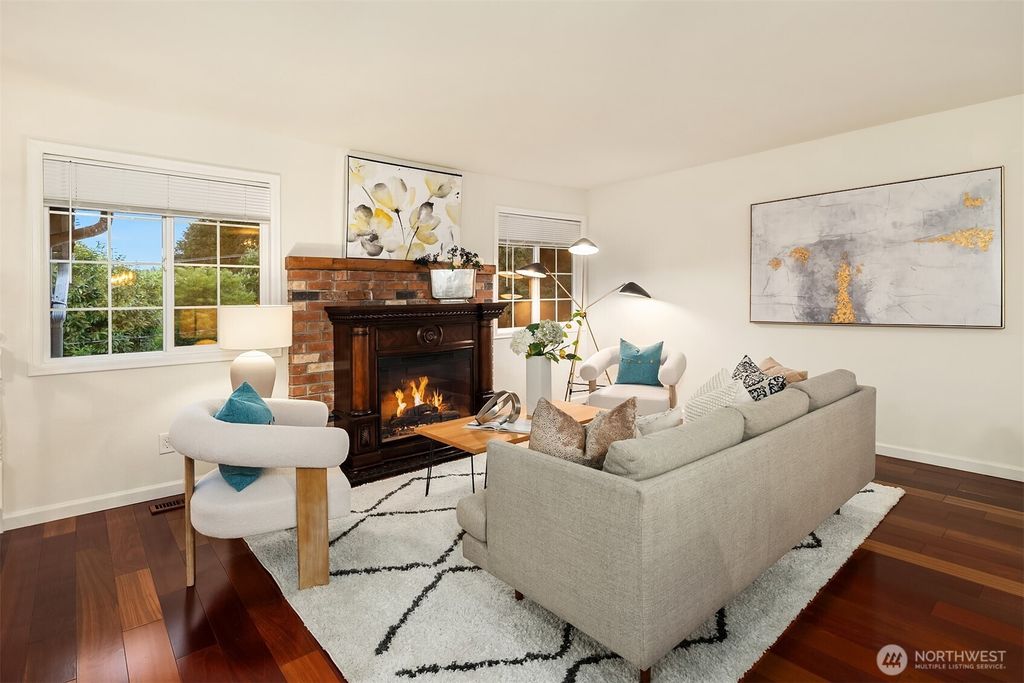 Photo of 2805 112th Avenue SE, Bellevue, WA 98004 (MLS # 2515673)