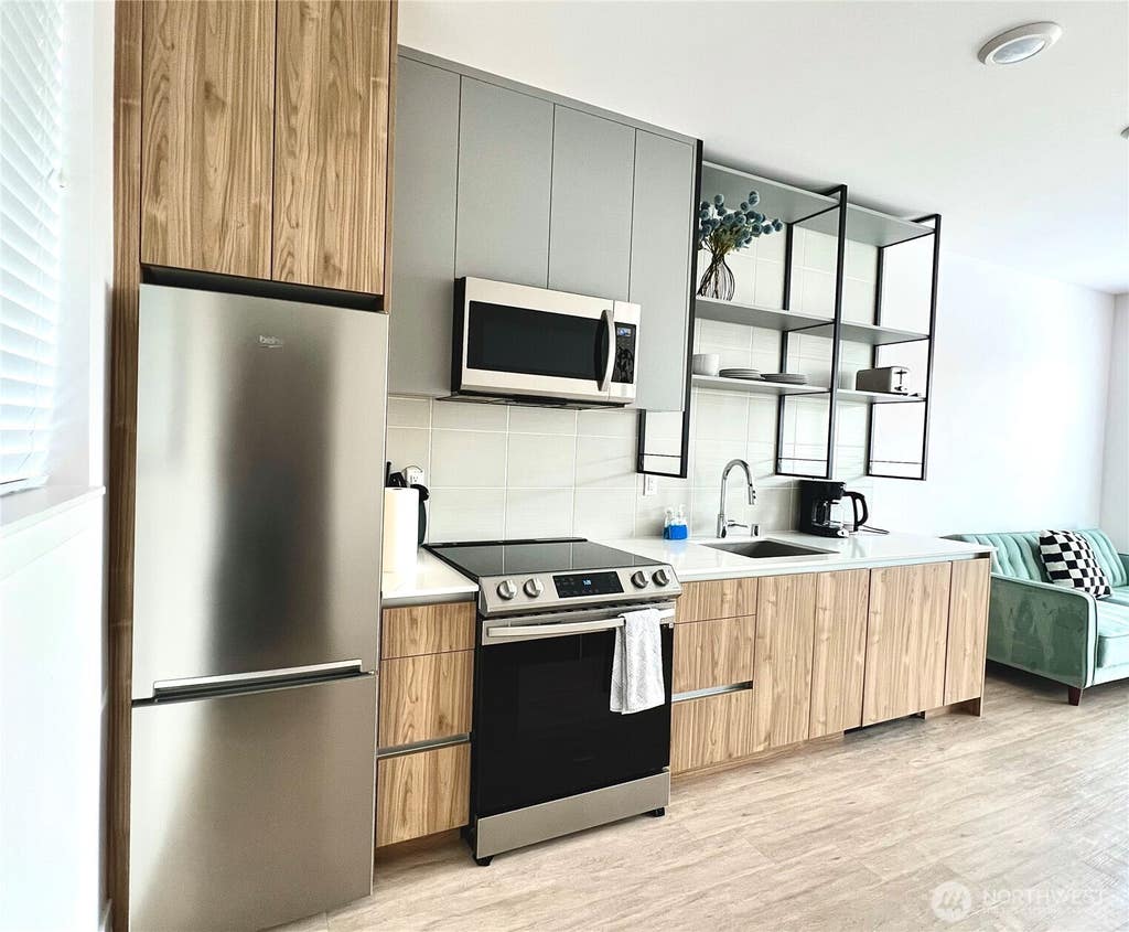 Photo of 440 13th Ave AVE, Seattle, WA 98122 (MLS # 2548207)