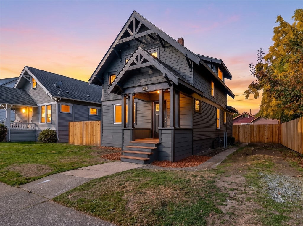 Photo of 325 B Street NE, Auburn, WA 98002 (MLS # 2596731)