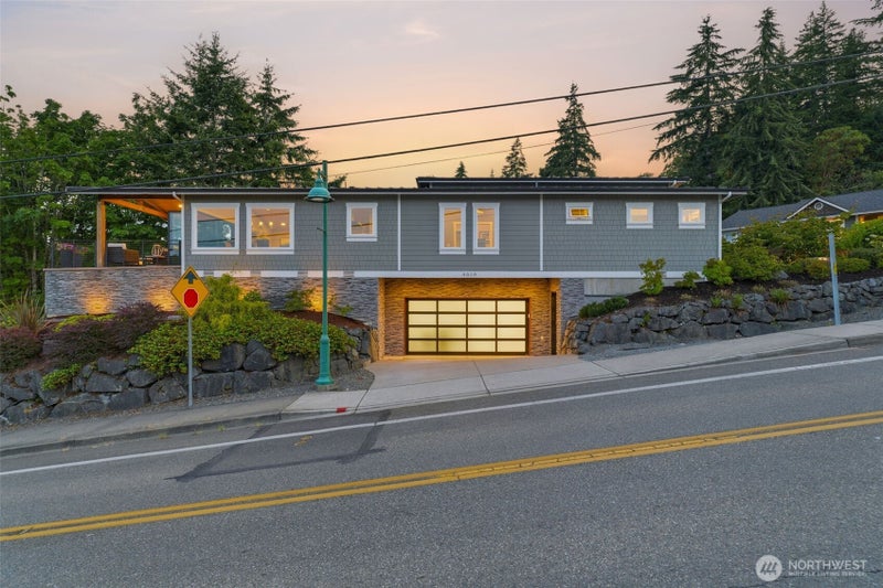 4010 Burnham Dr