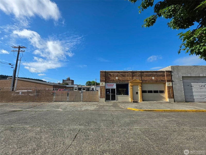 212 W Center Street