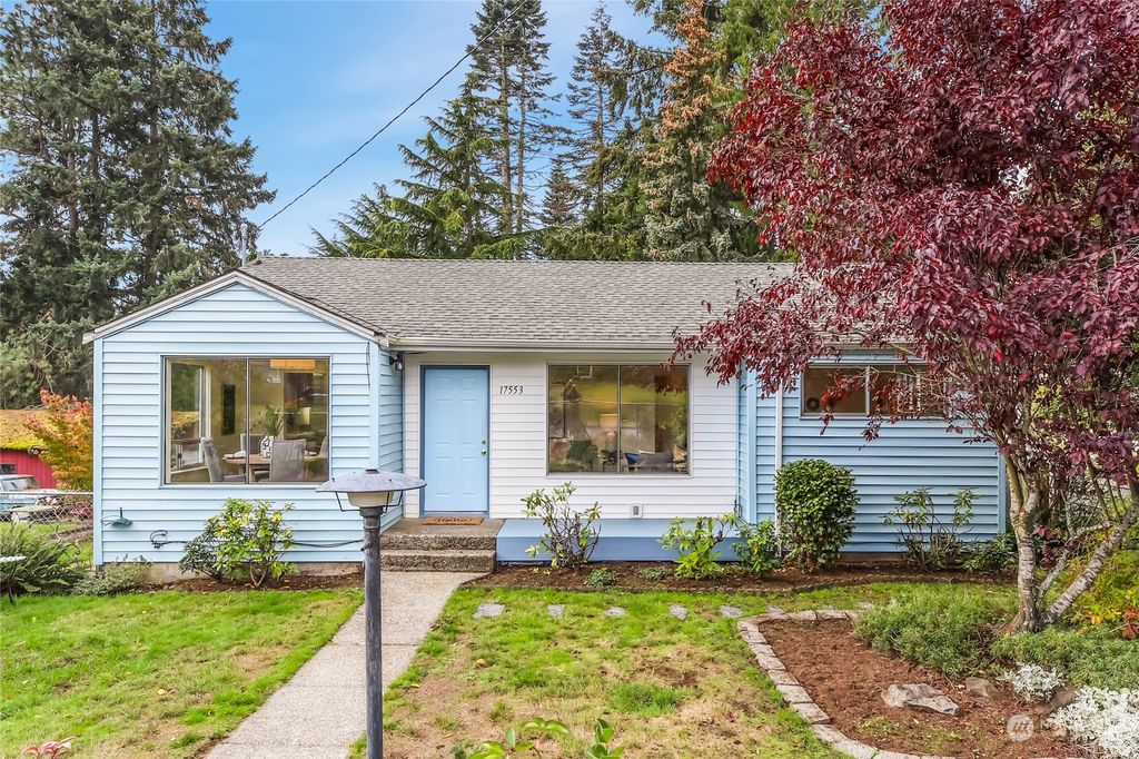 Photo of 17553 11th Avenue NE, Shoreline, WA 98155 (MLS # 2304990)