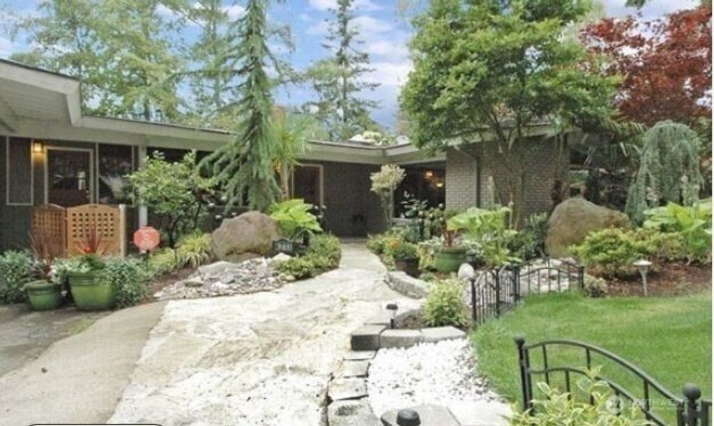 Photo of 4215 Island Crest Way, Mercer Island, WA 98040 (MLS # 2522634)