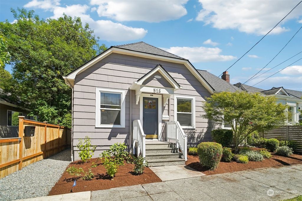 Photo of 518 30th Avenue E, Seattle, WA 98112 (MLS # 2251477)