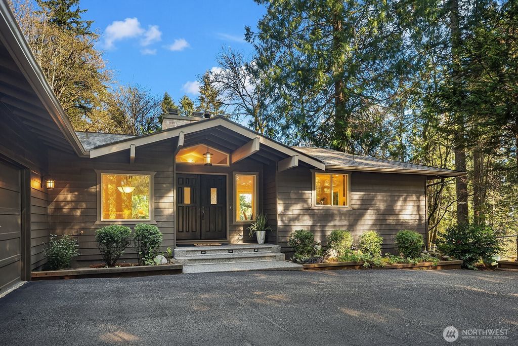 Photo of 2836 241st Avenue SE, Sammamish, WA 98075 (MLS # 2524731)