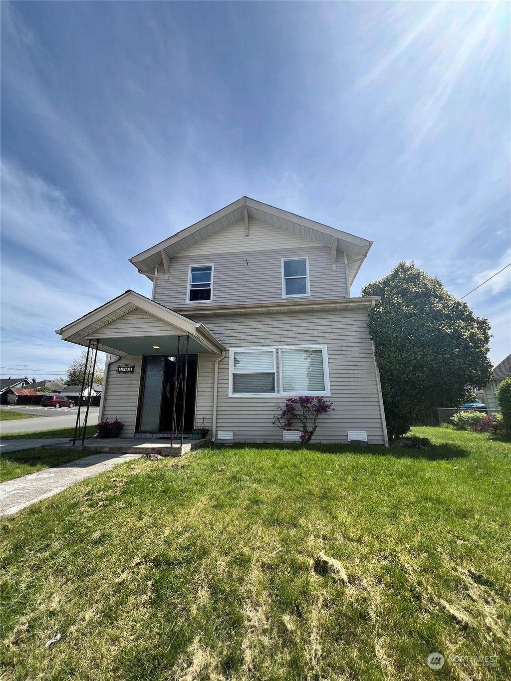 Photo of 2201 Highland Avenue, Everett, WA 98201 (MLS # 2243501)