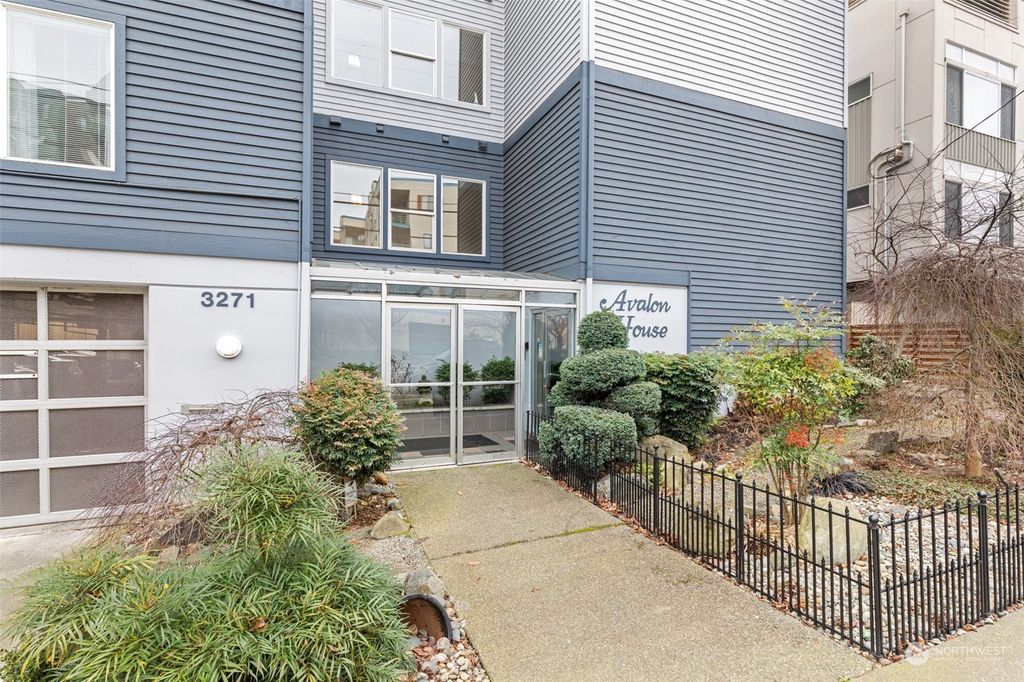Photo of 3271 SW Avalon Way #302, Seattle, WA 98126 (MLS # 2026107)