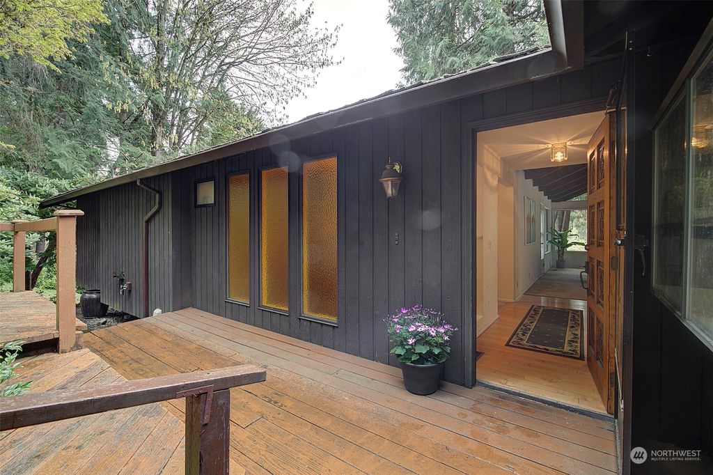 Photo of 136 130th Avenue NE, Bellevue, WA 98005 (MLS # 2219770)