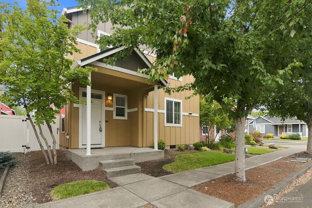 Photo of 1210 SE 7 Street, Battle Ground, WA 98604 (MLS # 2570517)