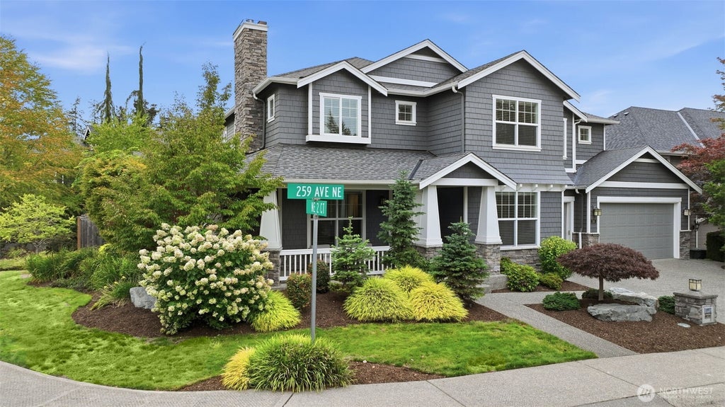 Photo of 205 259th Avenue NE, Sammamish, WA 98074 (MLS # 2577139)