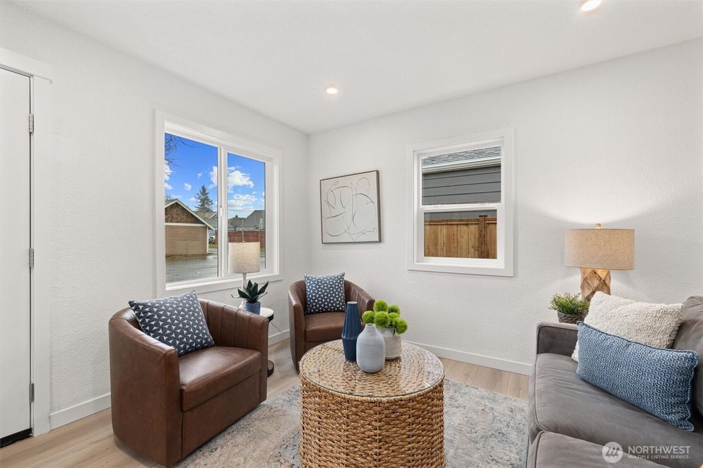 Photo of 1310 N 3rd Street, Renton, WA 98057 (MLS # 2427643)