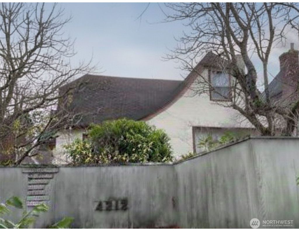 Photo of 4212 43rd Avenue NE, Seattle, WA 98105 (MLS # 2464330)