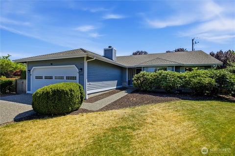Photo of 101 Jewell Street, Enumclaw, WA 98022 (MLS # 2553691)