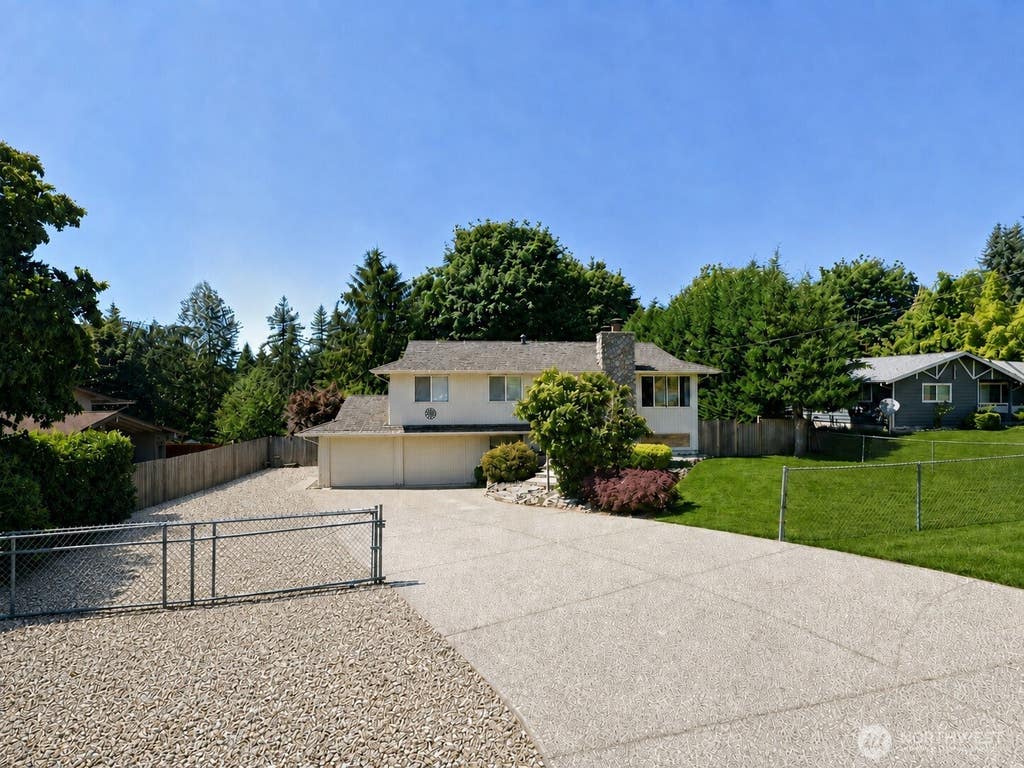 Photo of 12726 Robinhood Lane LN, Snohomish, WA 98290 (MLS # 2566238)
