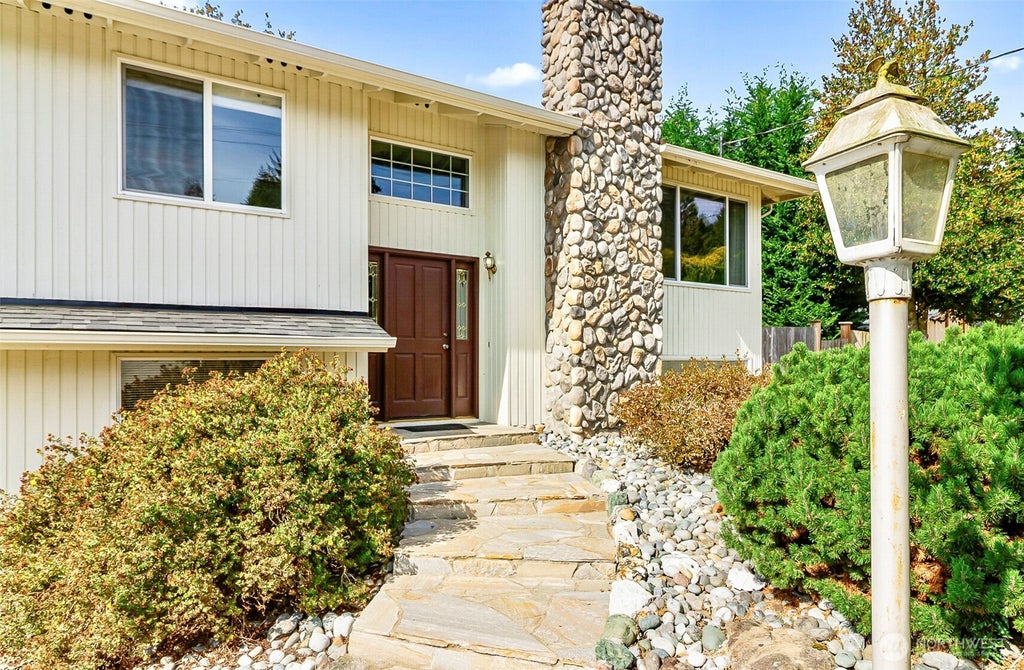 Photo of 12726 Robinhood Lane LN, Snohomish, WA 98290 (MLS # 2566238)