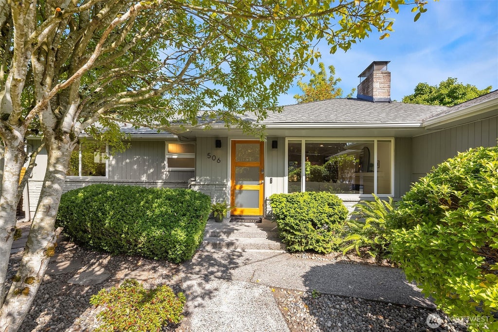 Photo of 506 N 141st Street, Seattle, WA 98133 (MLS # 2585217)