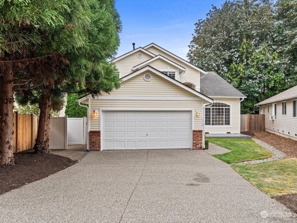 Photo of 1512 180th Street SW, Lynnwood, WA 98037 (MLS # 1989973)
