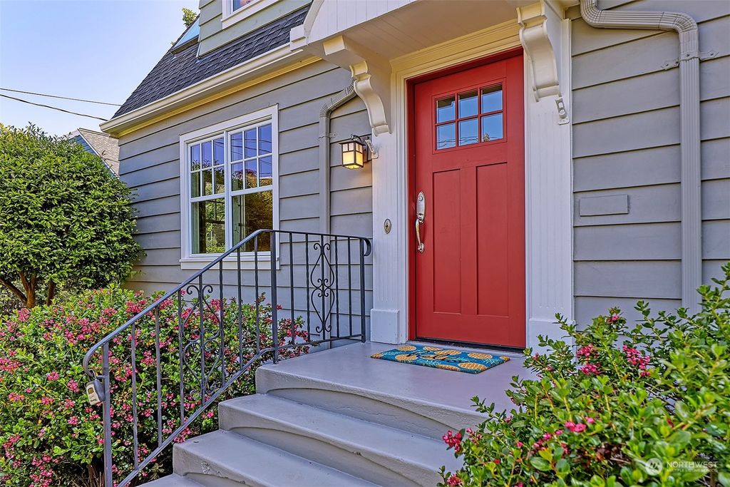 Photo of 6514 36th Avenue NW, Seattle, WA 98117 (MLS # 2074306)