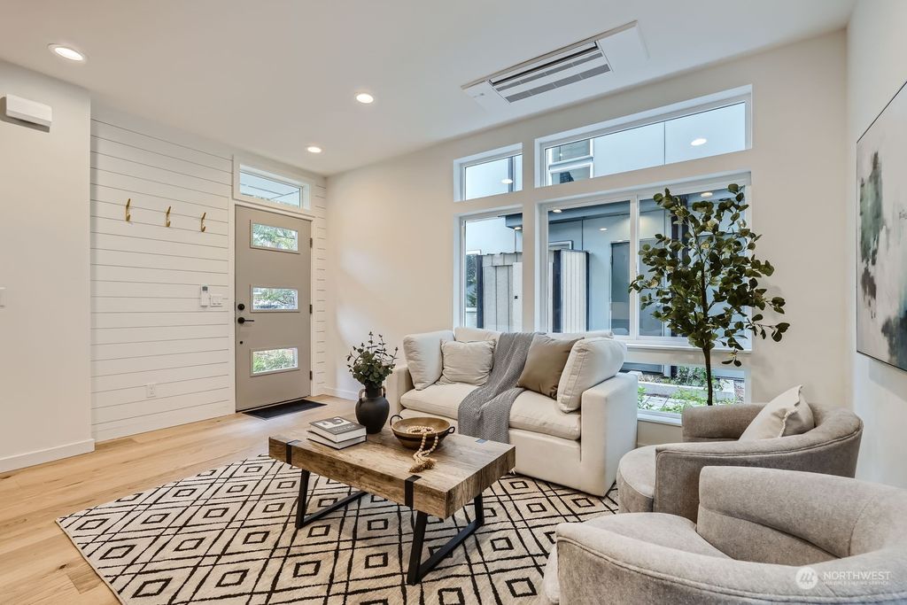 Photo of 529 22nd Avenue, Seattle, WA 98122 (MLS # 2311677)