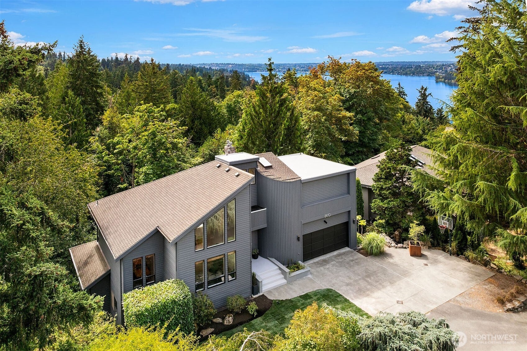8410 SE 47th Place