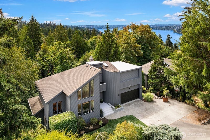 8410 SE 47th Place