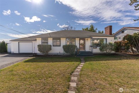 Photo of 351 Mocliff Road, Ephrata, WA 98823 (MLS # 2442935)