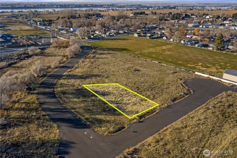 Photo of 6 Valley Road NE #6, Moses Lake, WA 98837 (MLS # 2501772)