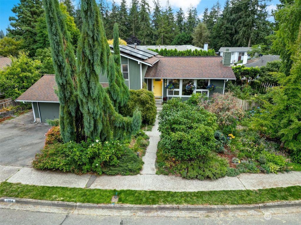 Photo of 1704 Whitman Avenue NE, Renton, WA 98059 (MLS # 2159785)