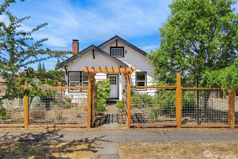 Photo of 322 S Jones Street, Port Angeles, WA 98362 (MLS # 2551240)