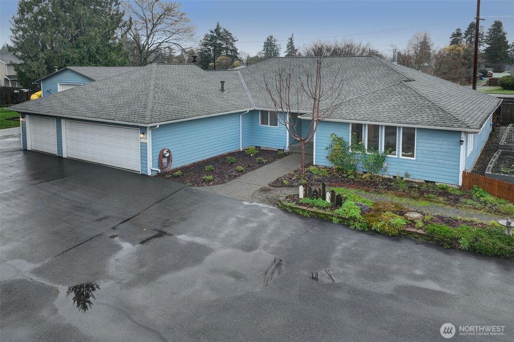 Photo of 803 3rd Avenue NW, Puyallup, WA 98371 (MLS # 2459928)
