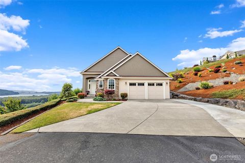 Photo of 60 Trenton Lane, Kelso, WA 98626 (MLS # 2379084)