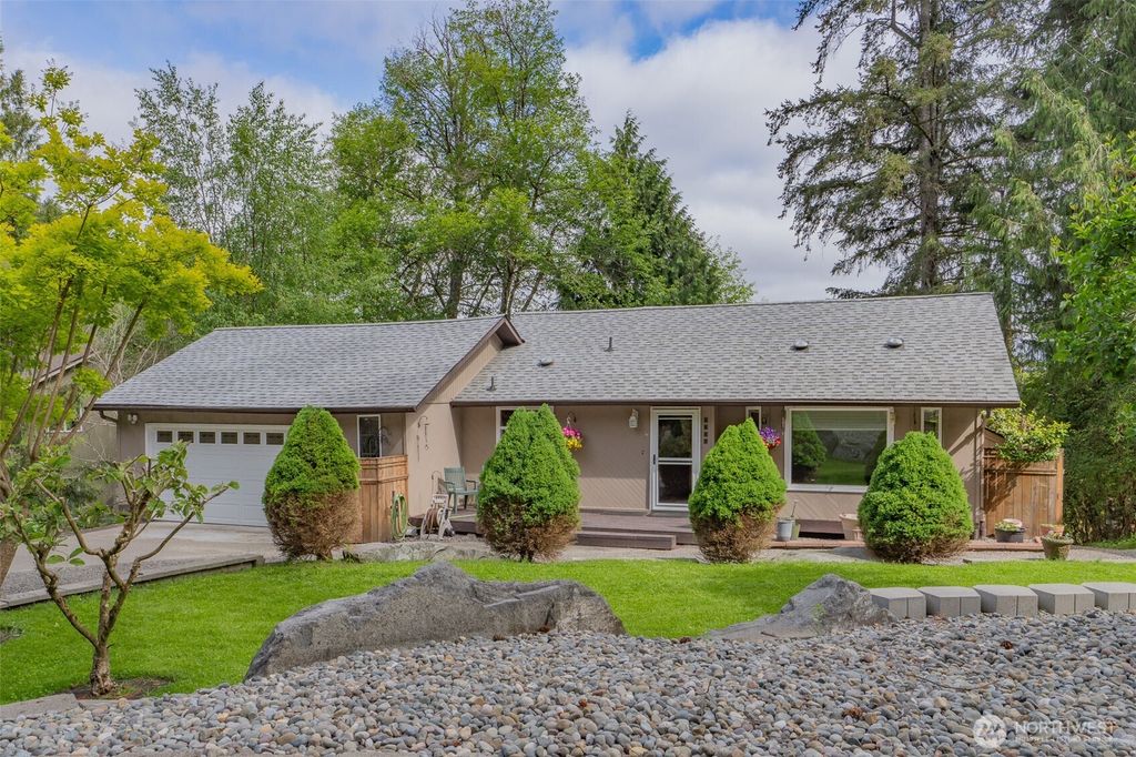 Photo of 6608 Sierra Court SE, Lacey, WA 98503 (MLS # 2519823)