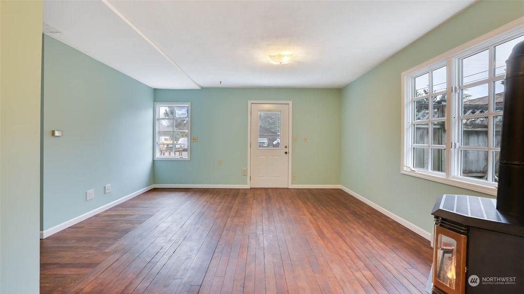 Photo of 11708 17th Avenue NE, Seattle, WA 98125 (MLS # 2020845)
