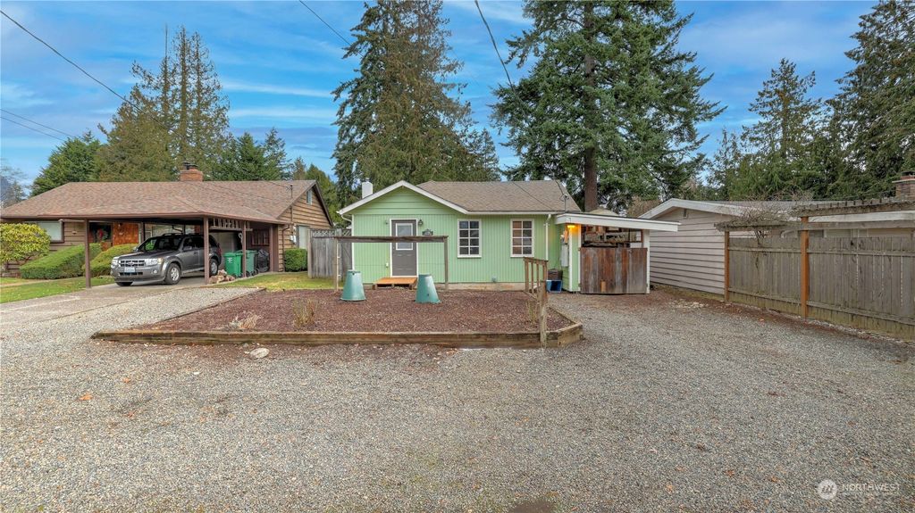 Photo of 11708 17th Avenue NE, Seattle, WA 98125 (MLS # 2020845)