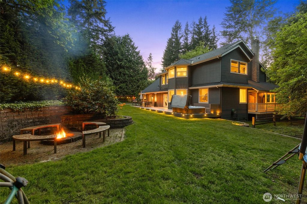 Photo of 12217 NE 100th Street, Kirkland, WA 98033 (MLS # 2513610)