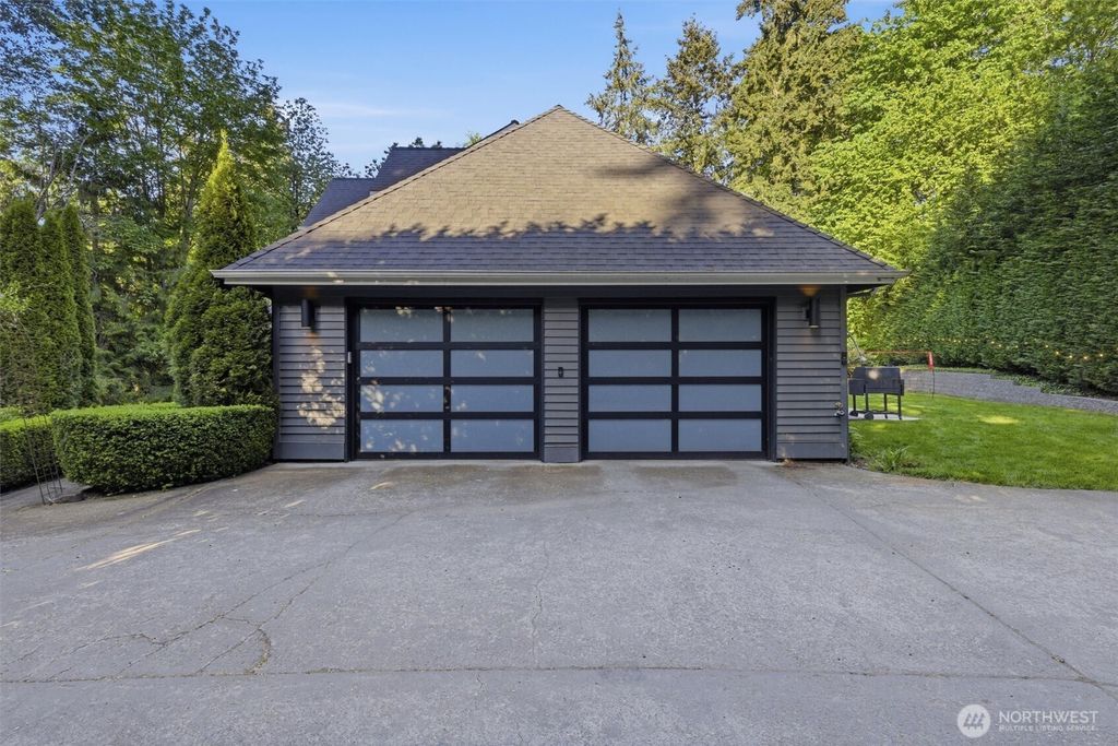 Photo of 12217 NE 100th Street, Kirkland, WA 98033 (MLS # 2513610)