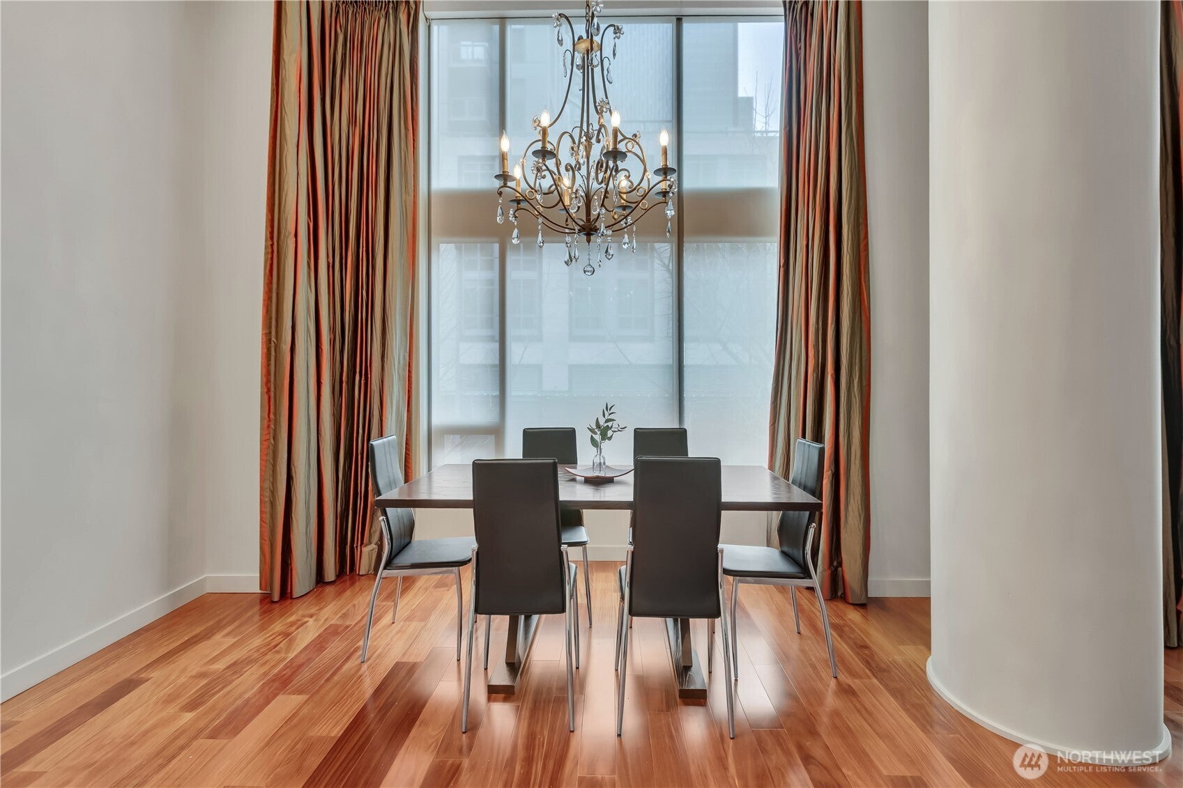 900 Lenora Street W103