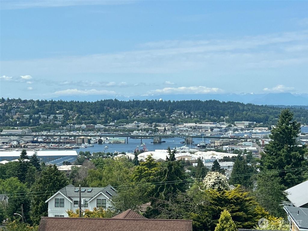 Photo of 4411 Greenwood Avenue N, Seattle, WA 98103 (MLS # 2394712)