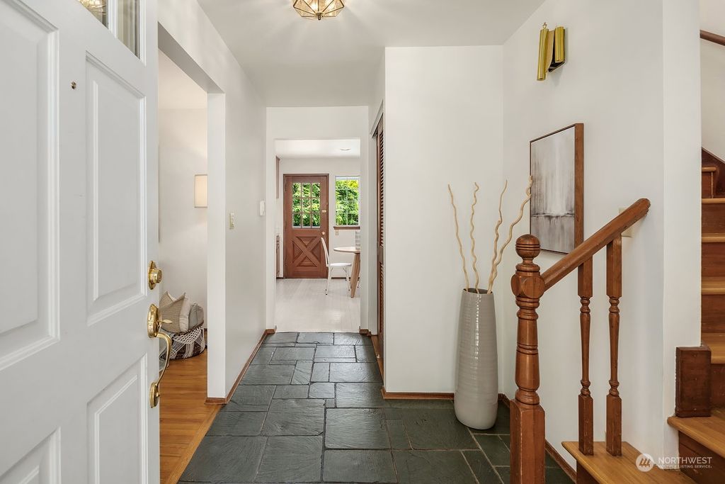 Photo of 4352 90th Avenue SE, Mercer Island, WA 98040 (MLS # 2248008)