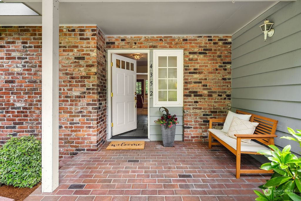 Photo of 4352 90th Avenue SE, Mercer Island, WA 98040 (MLS # 2248008)