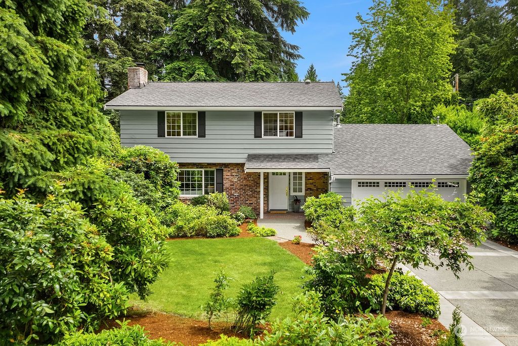 Photo of 4352 90th Avenue SE, Mercer Island, WA 98040 (MLS # 2248008)