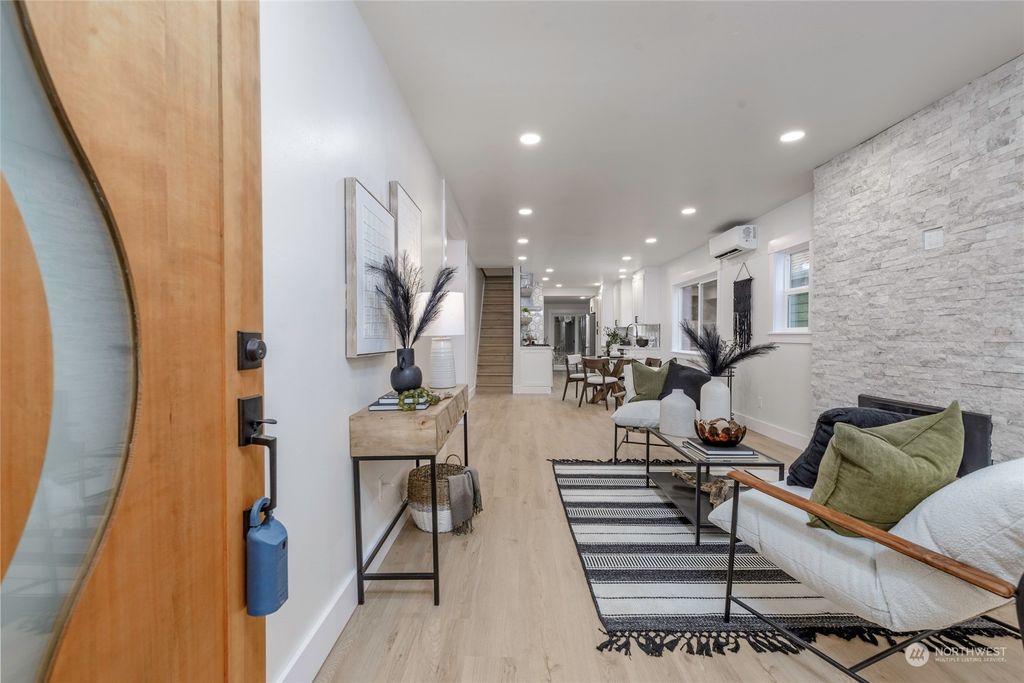 Photo of 7019 8th Avenue NW, Seattle, WA 98117 (MLS # 2305199)