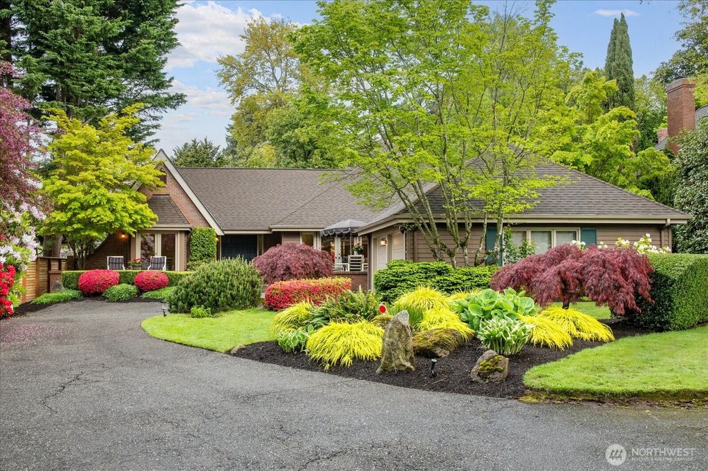 Photo of 9000 NE 10th Street, Bellevue, WA 98004 (MLS # 2353196)