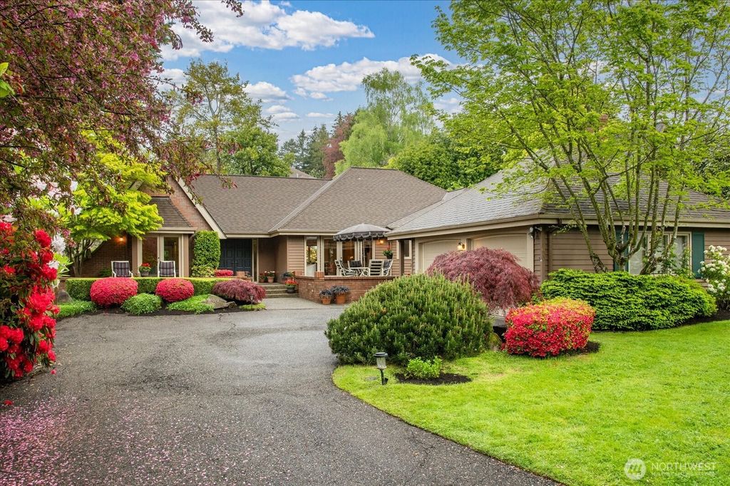 Photo of 9000 NE 10th Street, Bellevue, WA 98004 (MLS # 2353196)